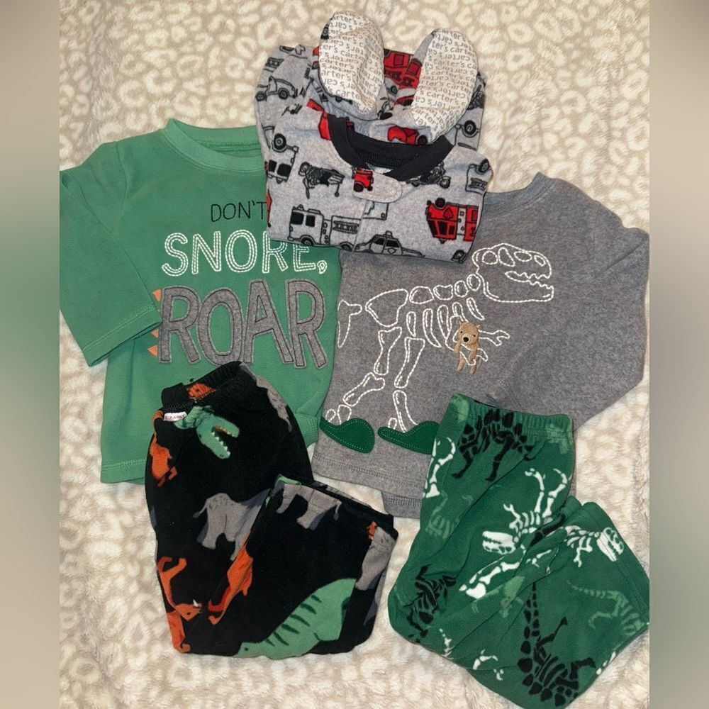 CARTERS Fleece Pajamas 😴